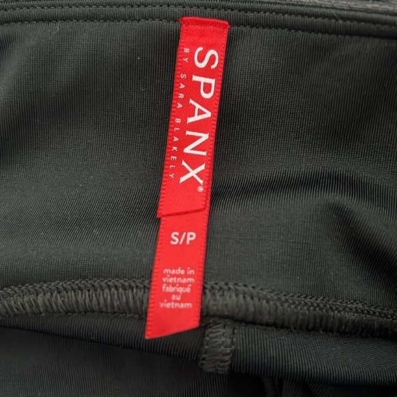 SPANX Faux Leather quilted Moto Legging size Small - Picture 7 of 10